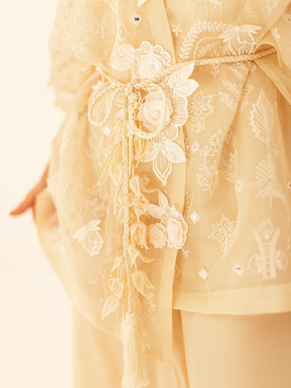 whimsical 3D flower-embellished belt