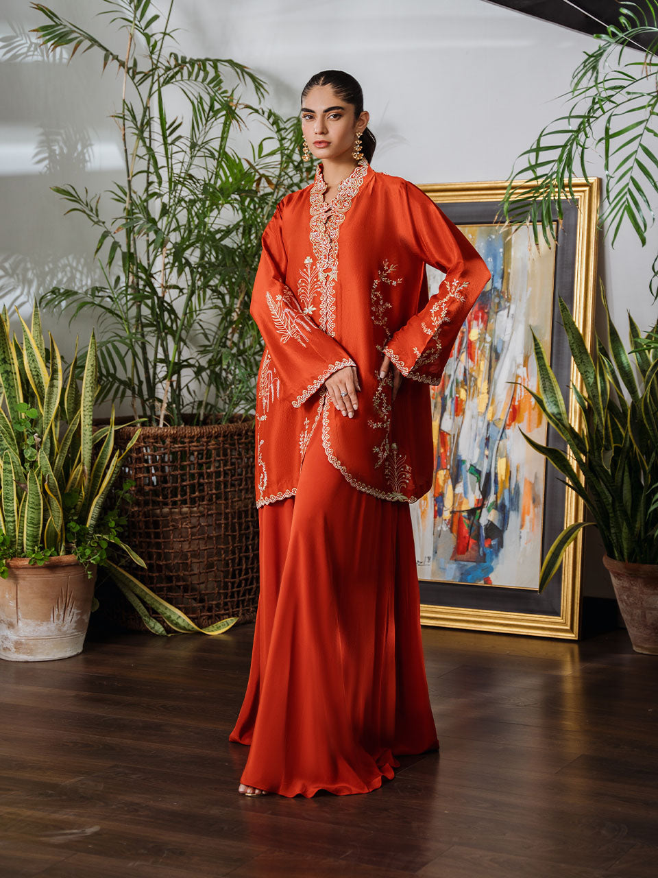 Luxurious tangerine shirt with embroidery and crepe silk pants