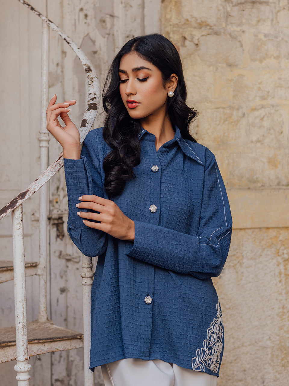 Deep blue tunic with Dori work details