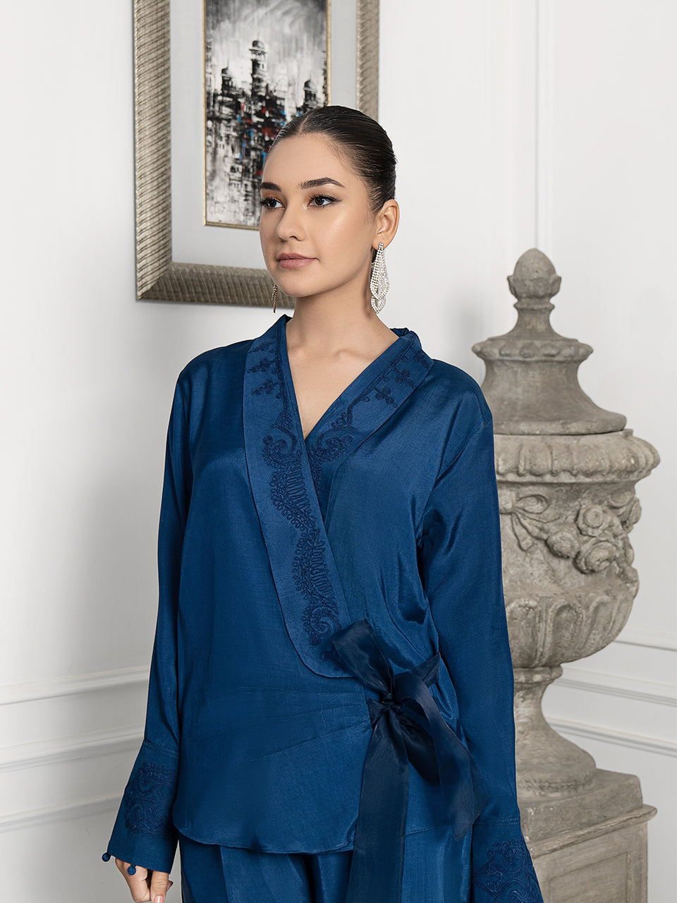 Embroidered blue silk 2-piece jacket and pants