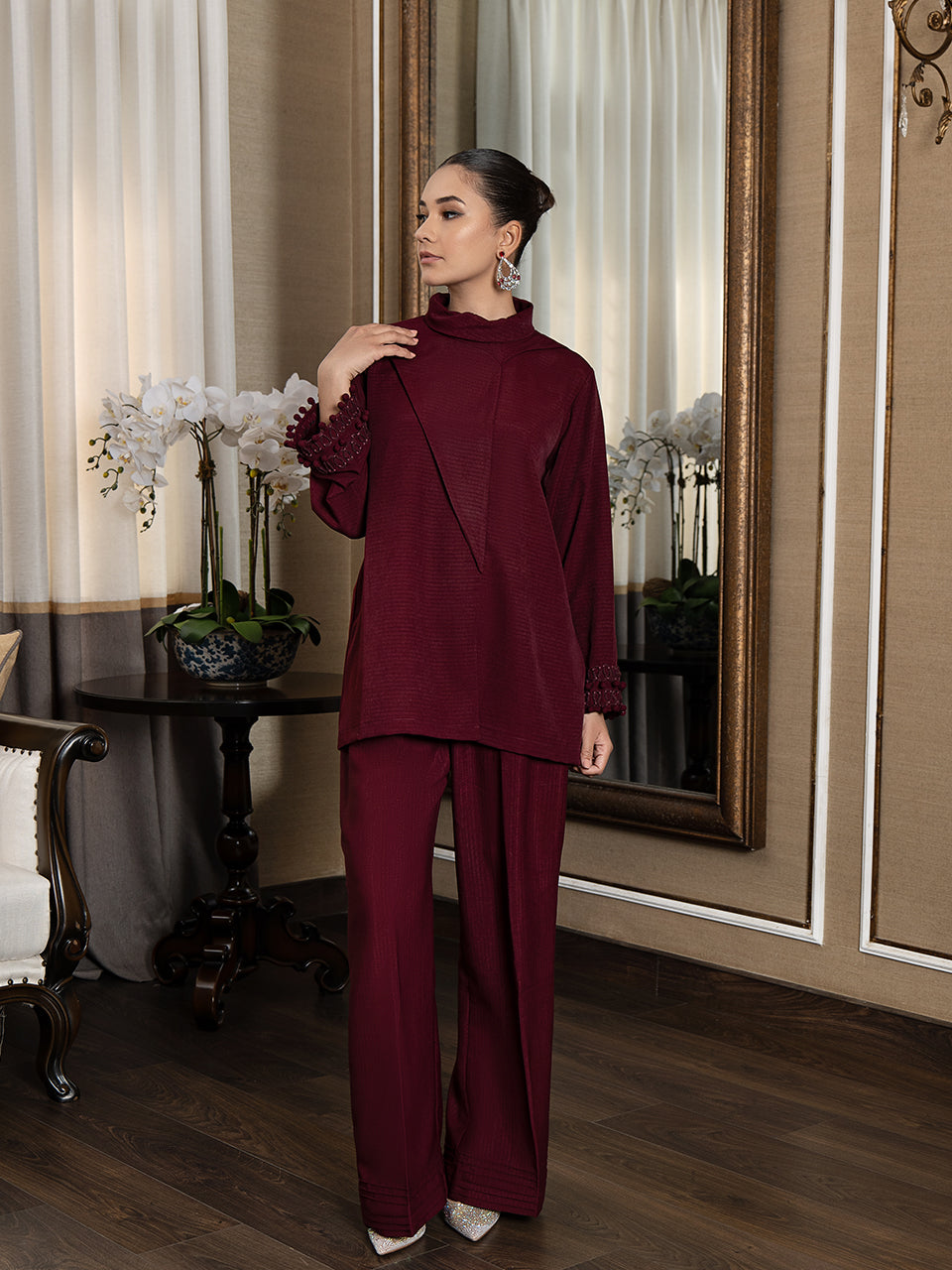 Sophisticated 2-piece tunic and pants outfit